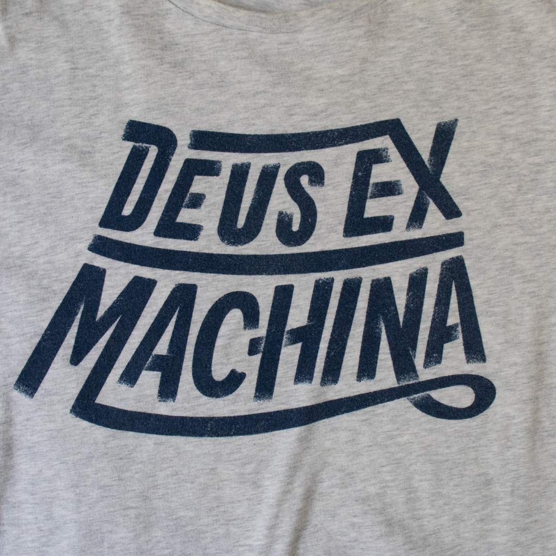 Camiseta Deus Ex Machina