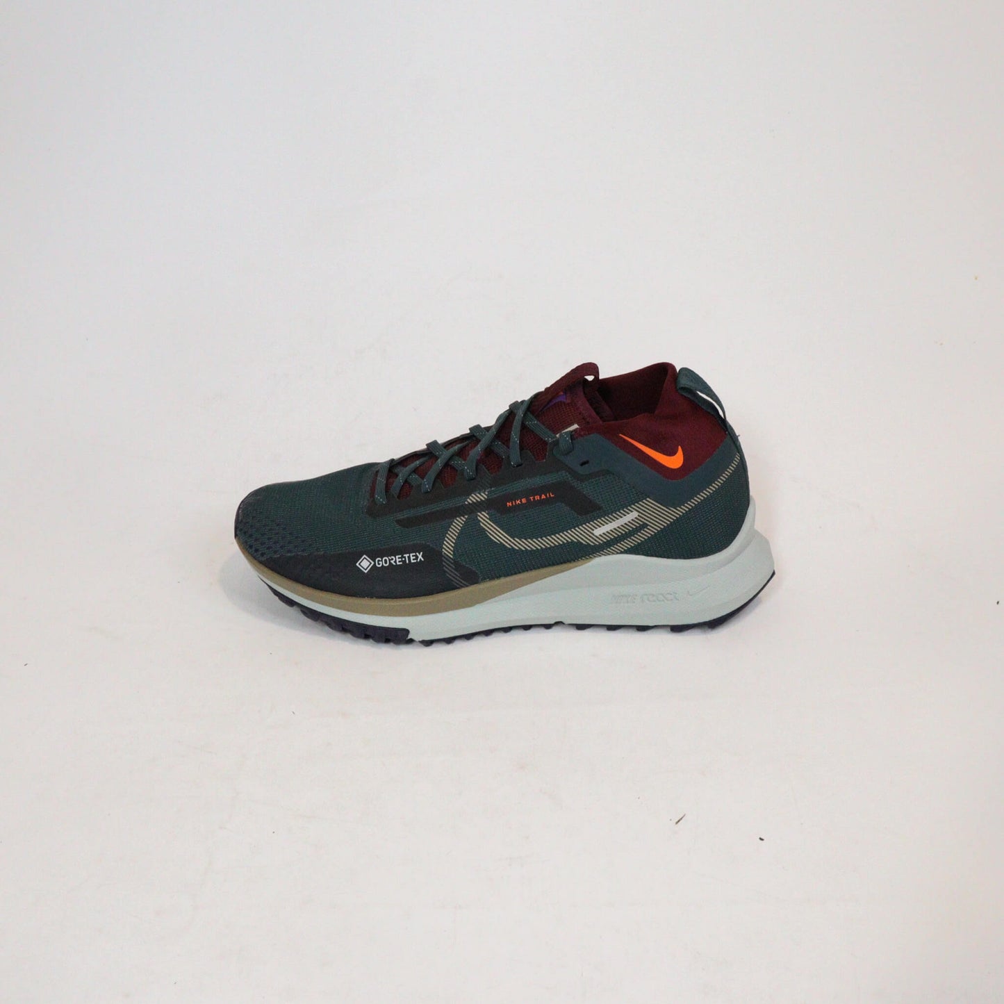 Tenis Nike React