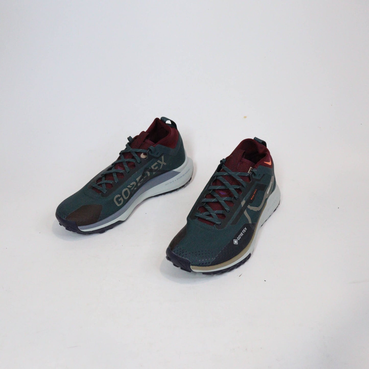 Tenis Nike React