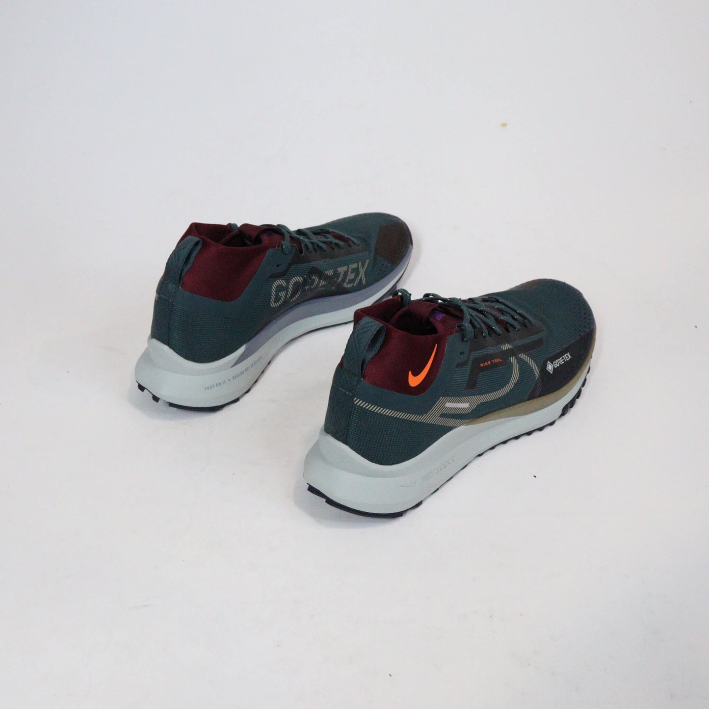 Tenis Nike React