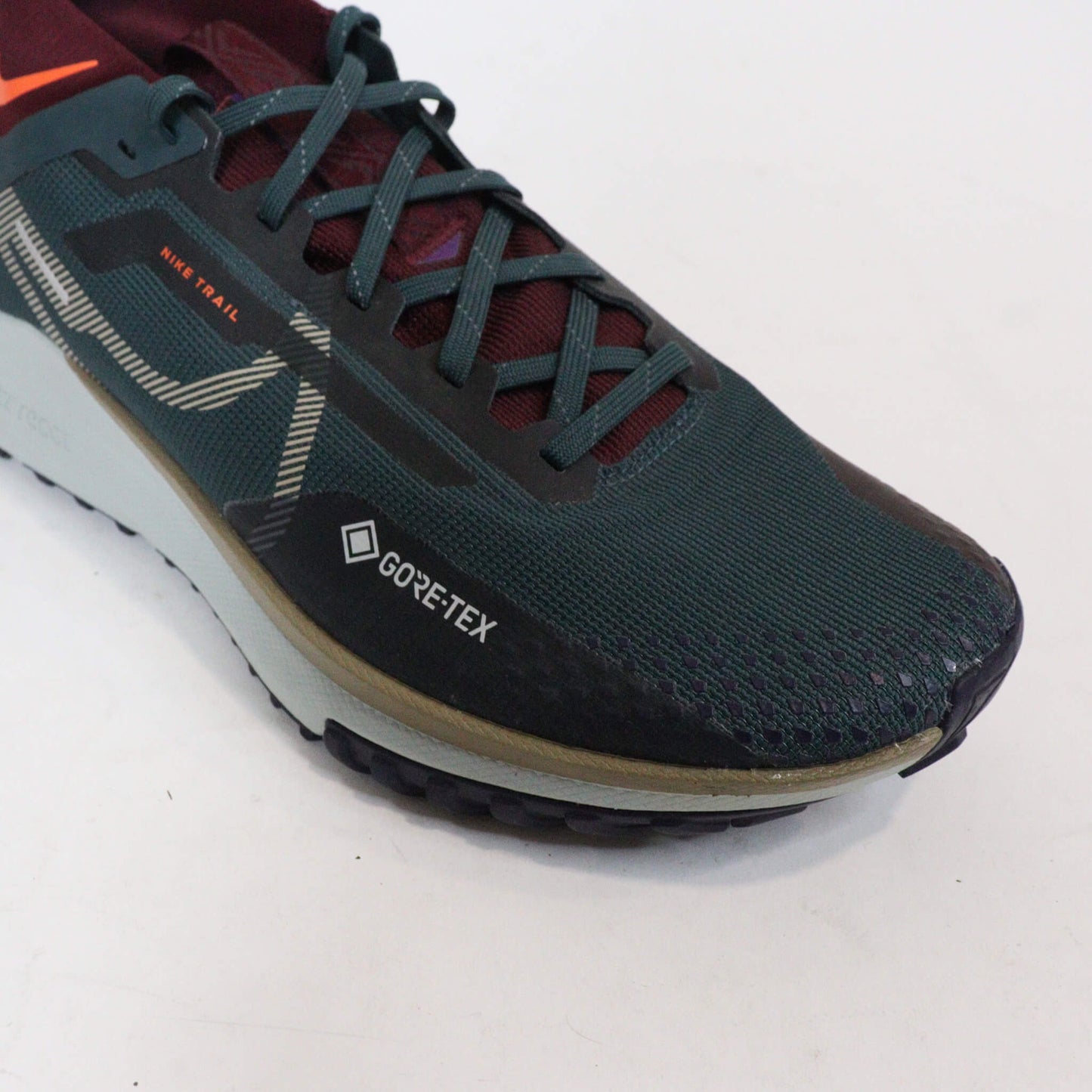 Tenis Nike React