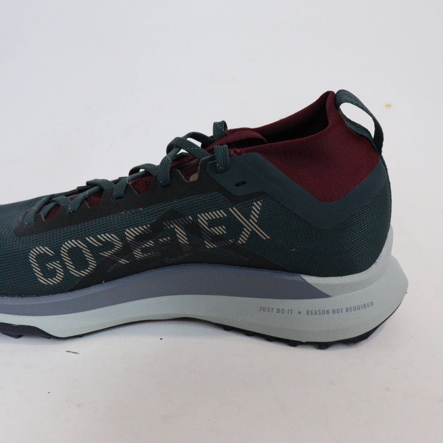 Tenis Nike React