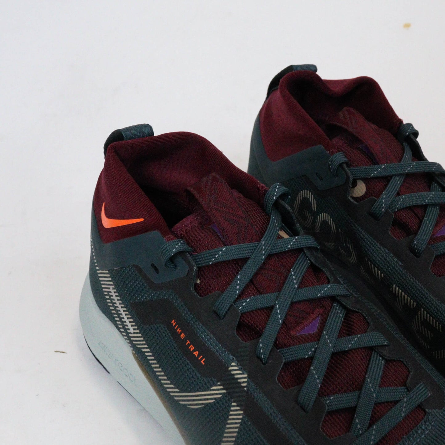 Tenis Nike React