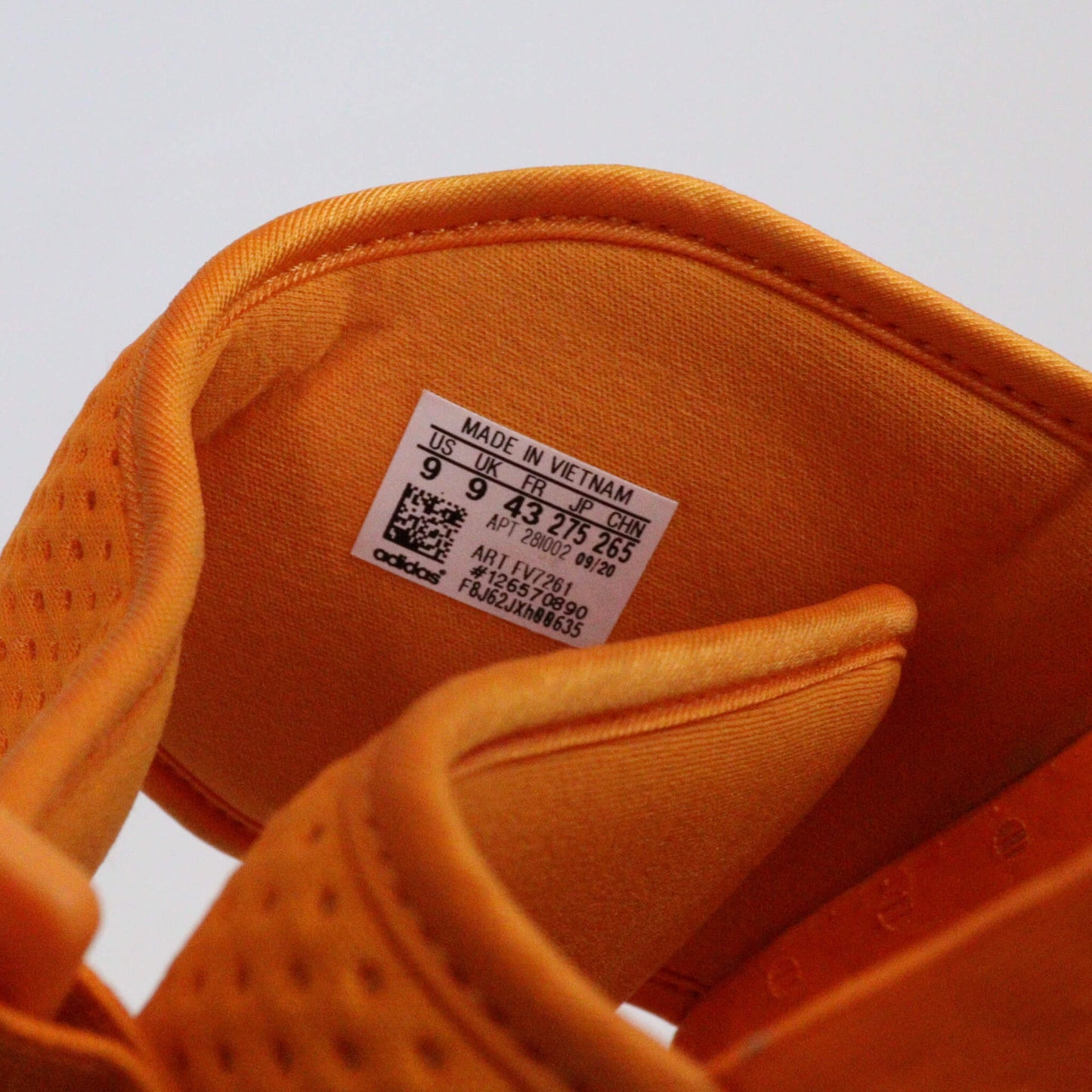 Sandalias Adidas x Pharrell Williams