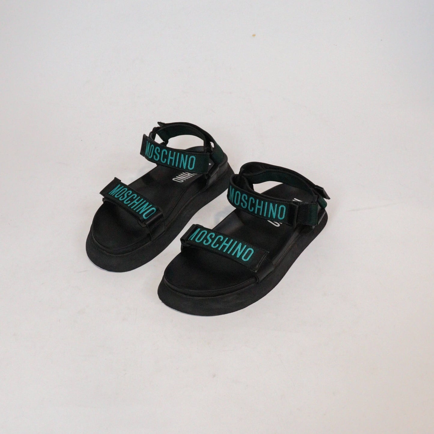 Sandalias Moschino