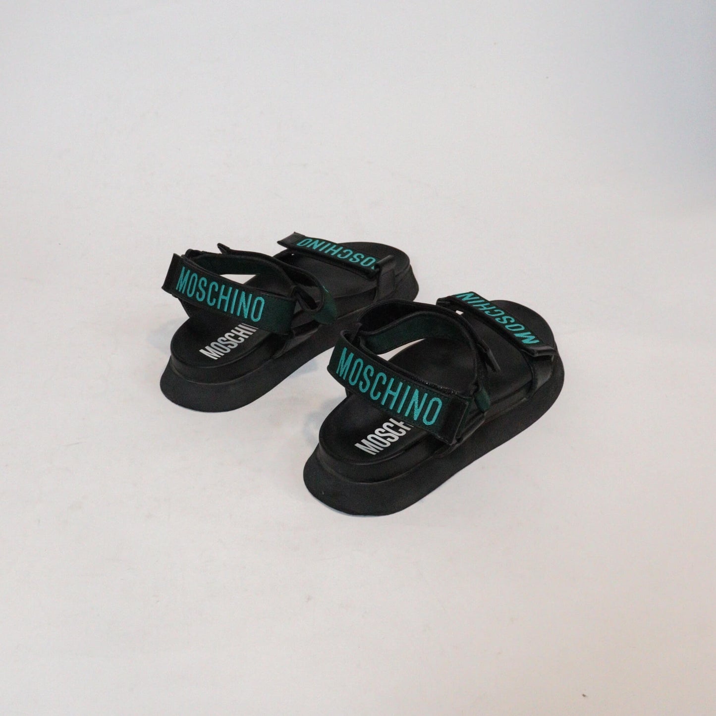 Sandalias Moschino