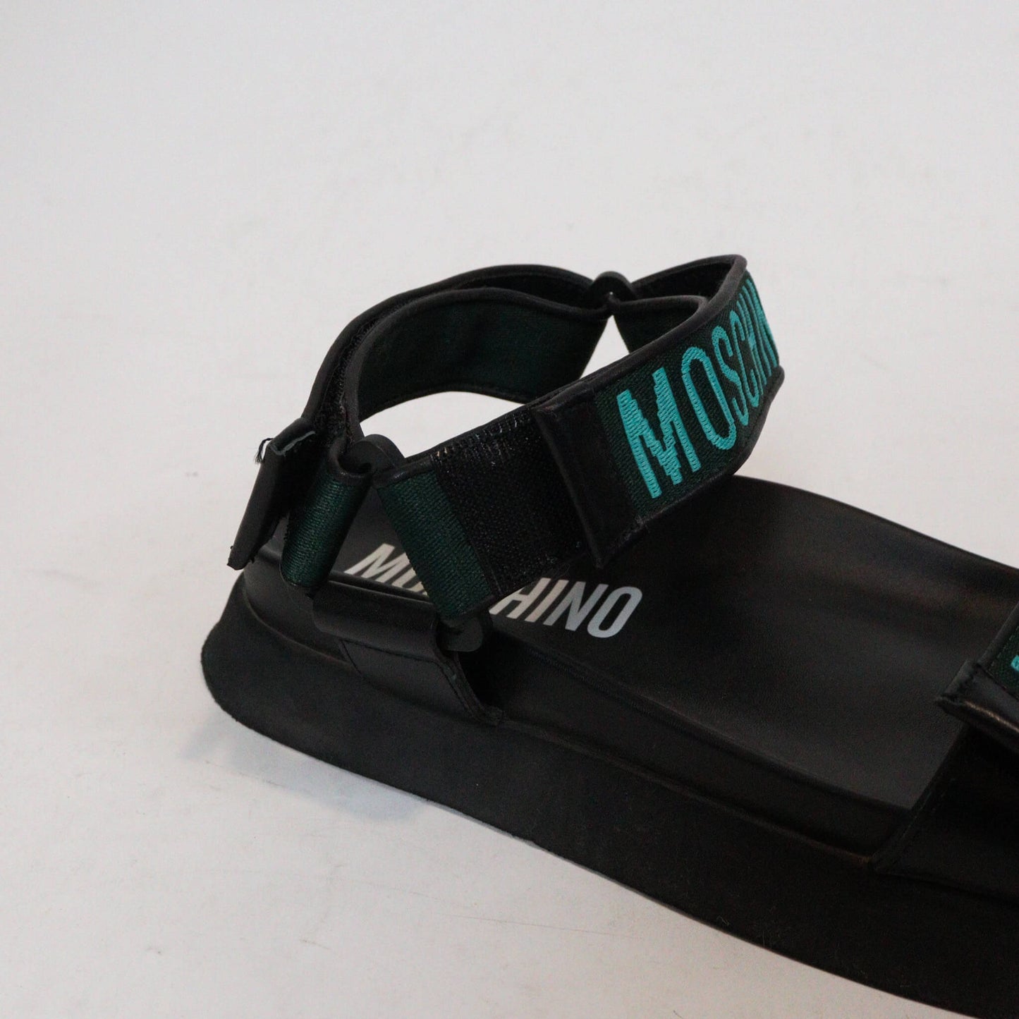 Sandalias Moschino