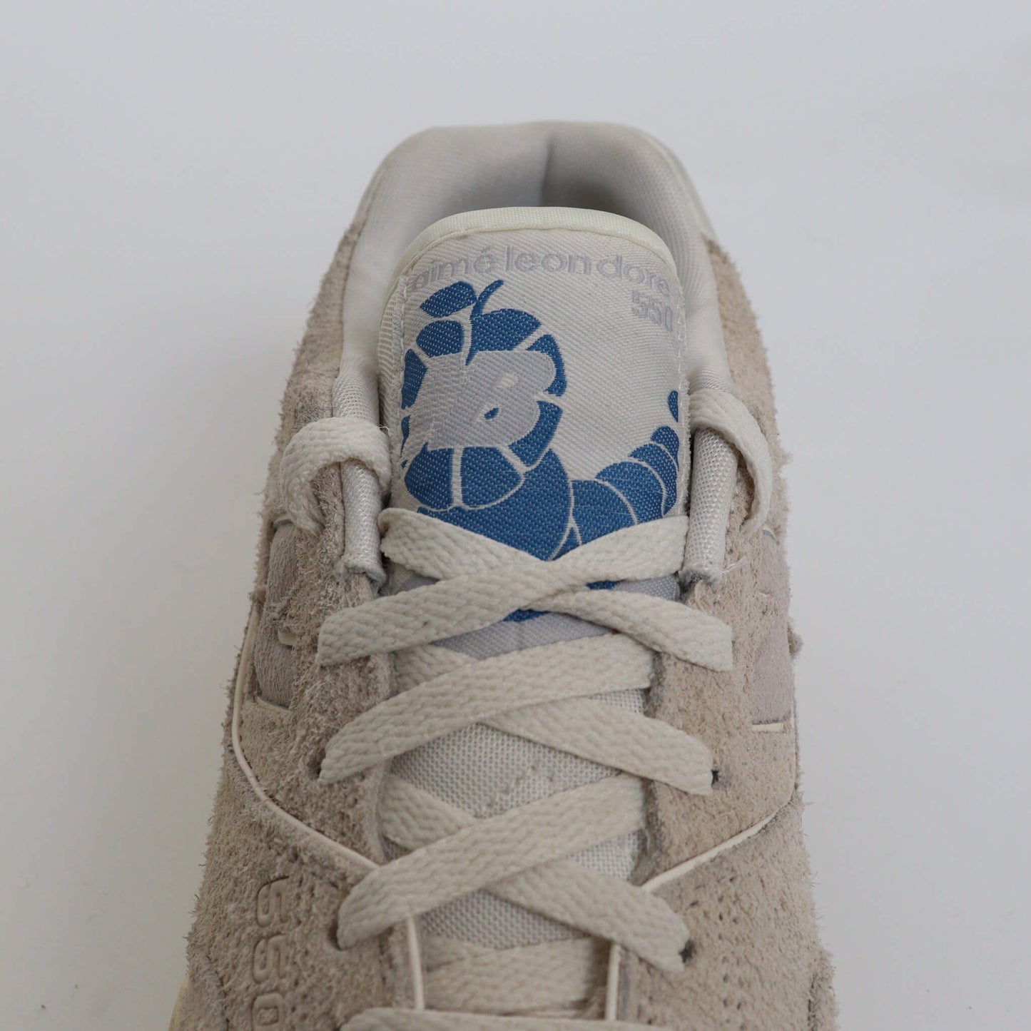 Tenis New Balance x aimé lemon dore