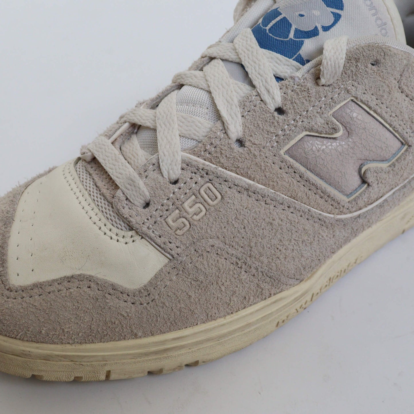 Tenis New Balance x aimé lemon dore