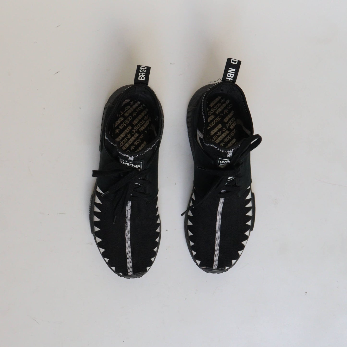 Tenis Adidas x Neighborhood