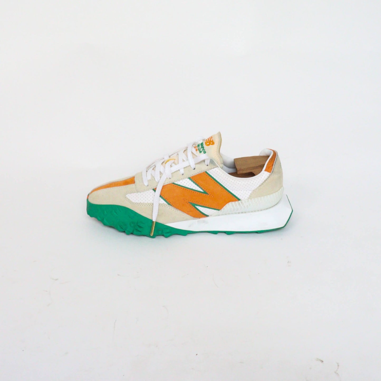 Tenis New Balance x Casa Blanca