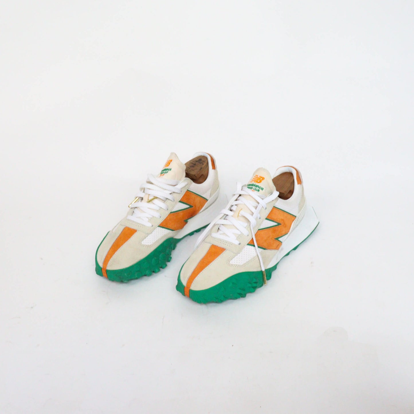 Tenis New Balance x Casa Blanca