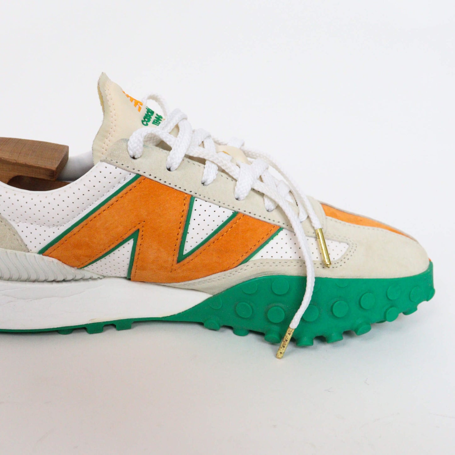 Tenis New Balance x Casa Blanca