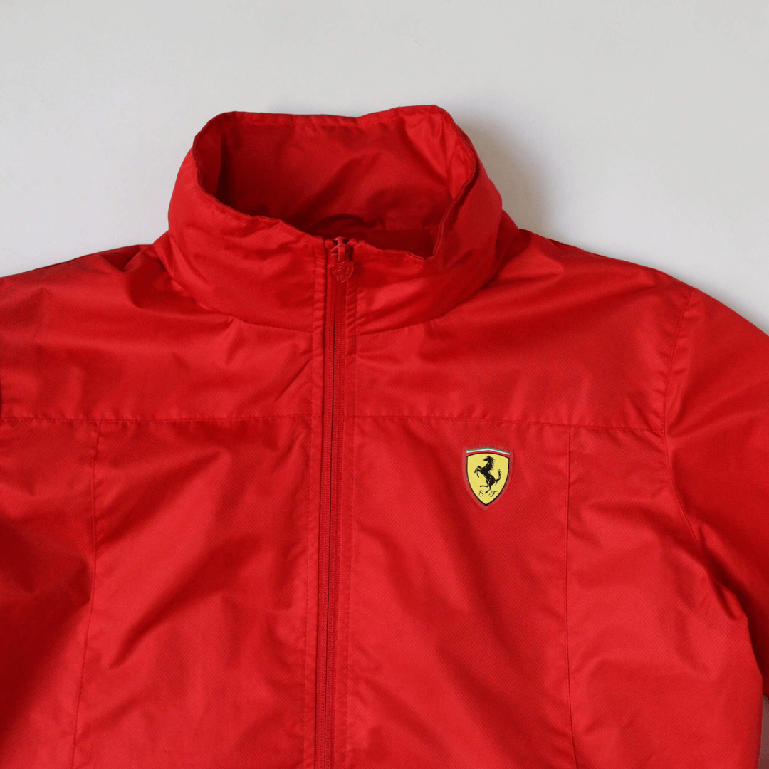 ROJO - Chamarra #Ferrari Diseño original, con botones en la parte del  cuello y material resistente y duradero…